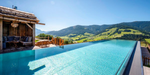 Beitragsbild des Blogbeitrags Die schönsten Infinity Pools in Österreich – Teil 2