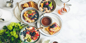Beitragsbild des Blogbeitrags Vegan und vegetarisch Brunchen in Wien 