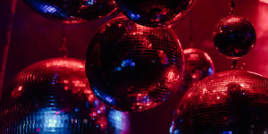 Beitragsbild des Blogbeitrags Die coolsten Clubbings, die Wien zu bieten hat