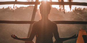 Beitragsbild des Blogbeitrags Entschleunigung pur: Yoga Retreats in Österreich