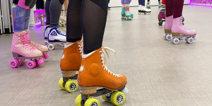 Beitragsbild des Blogbeitrags Zu Besuch im Rollerskate-Kurs: Rollin‘ with my Homies