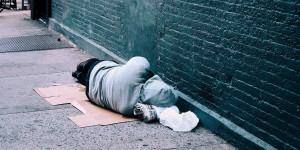 Beitragsbild des Blogbeitrags Wie du obdach- und wohnungslose Menschen unterstützen kannst 