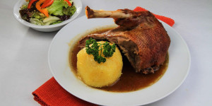 Beitragsbild des Blogbeitrags Die besten Restaurants zum Ganslessen in Niederösterreich