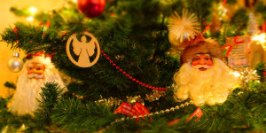 Beitragsbild des Blogbeitrags Wo ihr schrägen Christbaumschmuck  bekommt 