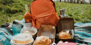 Beitragsbild des Blogbeitrags Die besten Picknickkörbe in der Wachau 