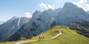 Beitragsbild des Blogbeitrags Unterwegs in St. Johann in Tirol: Tipps für sommerliche Ausflüge in der Region 