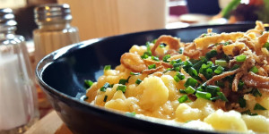 Beitragsbild des Blogbeitrags Welche Spezialitäten ihr in Tirol essen solltet
