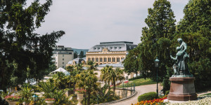 Beitragsbild des Blogbeitrags Urlaub in Baden bei Wien: 11 Tipps für den Sommer in der Stadt
