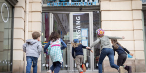 Beitragsbild des Blogbeitrags Schlechtwetterprogramm mit Kindern: 7 Tipps bei Regen in Wien 