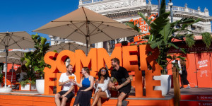 Beitragsbild des Blogbeitrags Sommerfrische mit Urlaub im Glas: 4 Hotspots für Aperol Spritz in Österreich