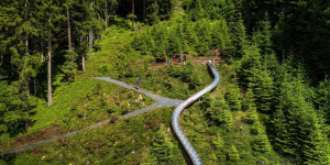 Beitragsbild des Blogbeitrags Wo ihr in Österreich mit Kindern wandern gehen könnt