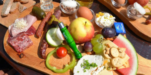 Beitragsbild des Blogbeitrags 1000things Awards: Wir suchen den besten Heurigen in Wien 2023