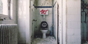 Beitragsbild des Blogbeitrags 1000things Awards: Das ist die skurrilste Toilette in Wien 2023