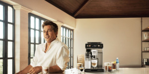 Beitragsbild des Blogbeitrags Gewinne einen Eletta Explore Kaffeevollautomaten von DeLonghi