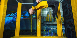 Beitragsbild des Blogbeitrags Gewinne eine Geburtstagsparty im Jumpin Warrior für 10 Personen