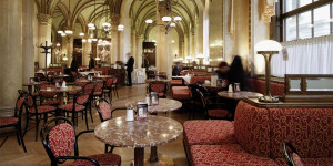 Beitragsbild des Blogbeitrags Die 10 schönsten Cafés im 1. Bezirk