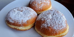 Beitragsbild des Blogbeitrags Die 7 besten Faschingskrapfen in Wien