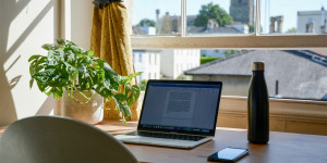 Beitragsbild des Blogbeitrags Fokus beim Arbeiten und Lernen: Unsere Tipps für bessere Konzentration