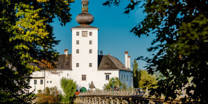 Beitragsbild des Blogbeitrags Sommerurlaub daheim: 5 Touren durch Kleine Historische Städte in Österreich 