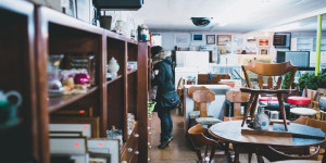 Beitragsbild des Blogbeitrags Die besten Geschäfte für Vintage-Möbel in Wien