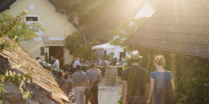 Beitragsbild des Blogbeitrags Kellergassenfeste im Weinviertel, die ihr 2024 besuchen solltet
