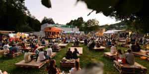 Beitragsbild des Blogbeitrags Open-Air-Festivals in Österreich, die ihr 2024 besuchen solltet 