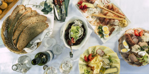 Beitragsbild des Blogbeitrags Steirische Kulinarik: 4 Dinge, die ihr in der Oststeiermark probiert haben müsst 