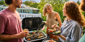Beitragsbild des Blogbeitrags Grillen am Balkon: Unsere Tipps für den perfekten Grilltag