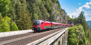 Beitragsbild des Blogbeitrags Schöne Roadtrips mit dem Zug durch Österreich 