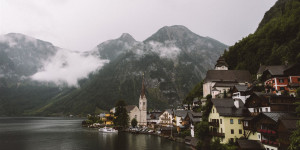 Beitragsbild des Blogbeitrags 11 Dinge, die ihr bei Regen im Salzkammergut machen könnt 