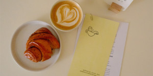 Beitragsbild des Blogbeitrags Unsere 10 liebsten Cafés in Salzburg 