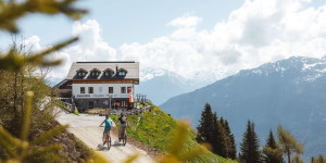 Beitragsbild des Blogbeitrags Urlaub in den Bergen: 4 Tipps für euren Sommer in TirolWest 