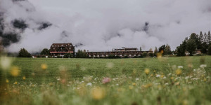 Beitragsbild des Blogbeitrags Unsere Top 10 Hotels in Österreich im Juni 