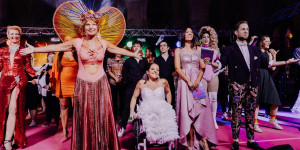 Beitragsbild des Blogbeitrags Newsletter-Gewinnspiel: Gewinne 2×2 Tickets für den Diversity Ball 2024 in Wien 