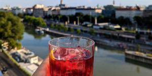 Beitragsbild des Blogbeitrags Die schönsten Rooftop Bars in Wien