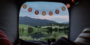 Beitragsbild des Blogbeitrags 5 Campingplätze in Österreich direkt am See