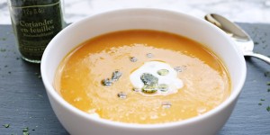 Beitragsbild des Blogbeitrags Vegane Süßkartoffelsuppe