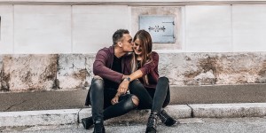 Beitragsbild des Blogbeitrags Partnerlook – 10 Outfit Ideen für süße Pärchenlooks
