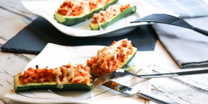 Beitragsbild des Blogbeitrags Gefüllte Zucchini – vegetarisch und schnell zubereitet