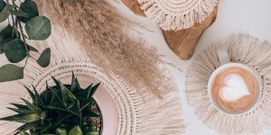 Beitragsbild des Blogbeitrags DIY: Makramee Untersetzer selber machen