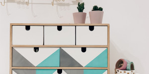 Beitragsbild des Blogbeitrags DIY: IKEA Hack Moppe Mini-Kommode