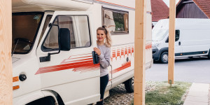Beitragsbild des Blogbeitrags Wohnmobil Restaurierung – Vansi wird dicht!