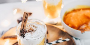 Beitragsbild des Blogbeitrags Pumpkin Spice Latte Rezept// vegan, einfach und mehr als herbstlich