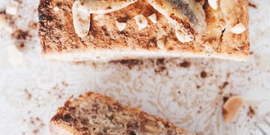 Beitragsbild des Blogbeitrags Einfaches fluffiges veganes Bananenbrot selber machen