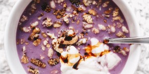 Beitragsbild des Blogbeitrags 5 Minuten Pastell Frühstück // vegan, laktosefrei und ohne zugesetzten weißen Zucker