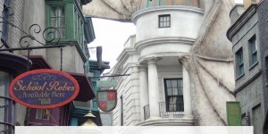 Beitragsbild des Blogbeitrags Magischer Urlaub: The Wizarding World of Harry Potter in den Universal Theme Parks in Orlando #3 - Diagon Alley