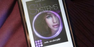 Beitragsbild des Blogbeitrags Buchrezension #199 SoulSystems 2 Suche, was dich rettet von Vivien Summer
