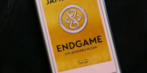 Beitragsbild des Blogbeitrags Buchrezension #229 Endgame 1: Die Auserwählten von James Frey