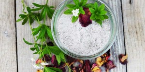 Beitragsbild des Blogbeitrags Rose trifft Waldmeister – aromatisierter Zucker und traumhafte Frühlings-Cookies