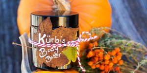 Beitragsbild des Blogbeitrags Kürbis Bodybutter mit Zimt und viele andere Grüße vom Herbst an unsere Haut!
